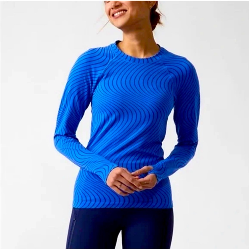 Athleta Momentum Printed Top T-shirt Long Sleeve Blue